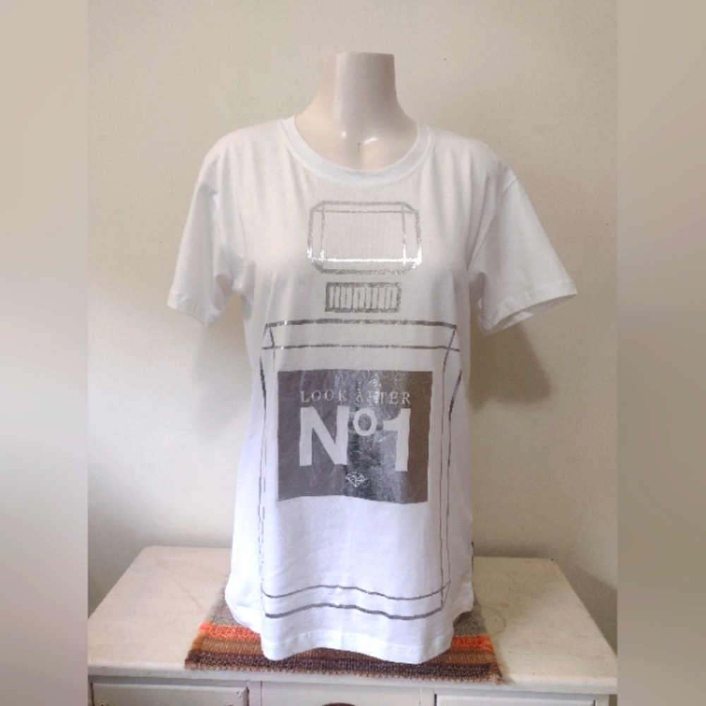 NWT Criminal Damage White Perfume Bottle No. 1 Tee Shirt Top L